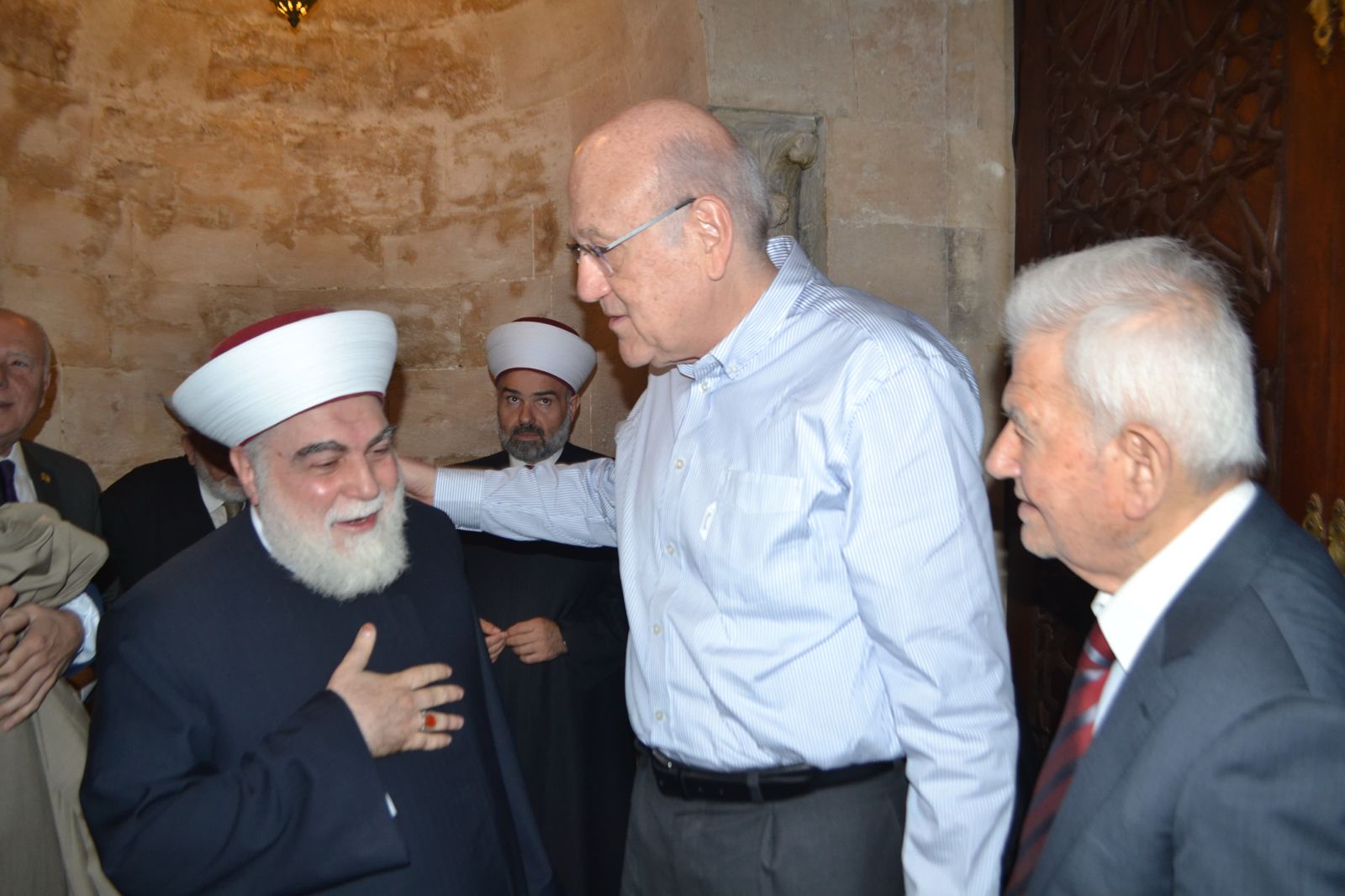 ميقاتي مشاركاً في صلاة العيد.