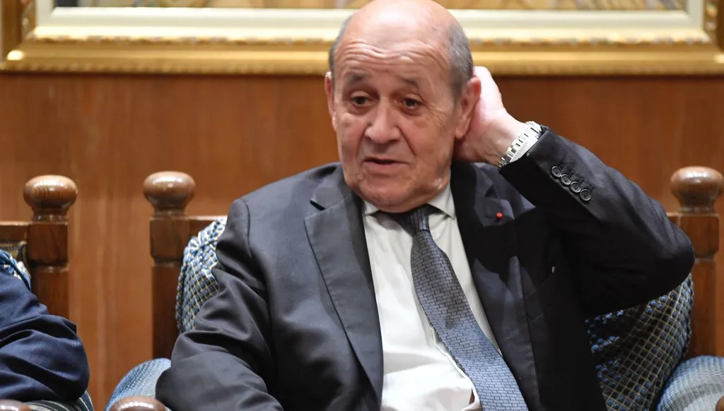 ماكرون يعلن في أيلول عن مؤتمر الدول المانحة... ولودريان أُعجِب بالإصلاحات في المطار