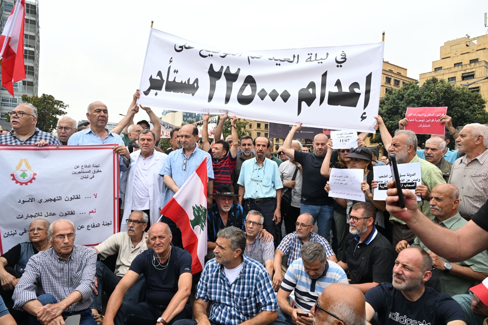 اعتصام في ساحة رياض الصلح رفضاً لإعادة إصدار قانون الإيجارات للأماكن غير السكنية (حسام شبارو)