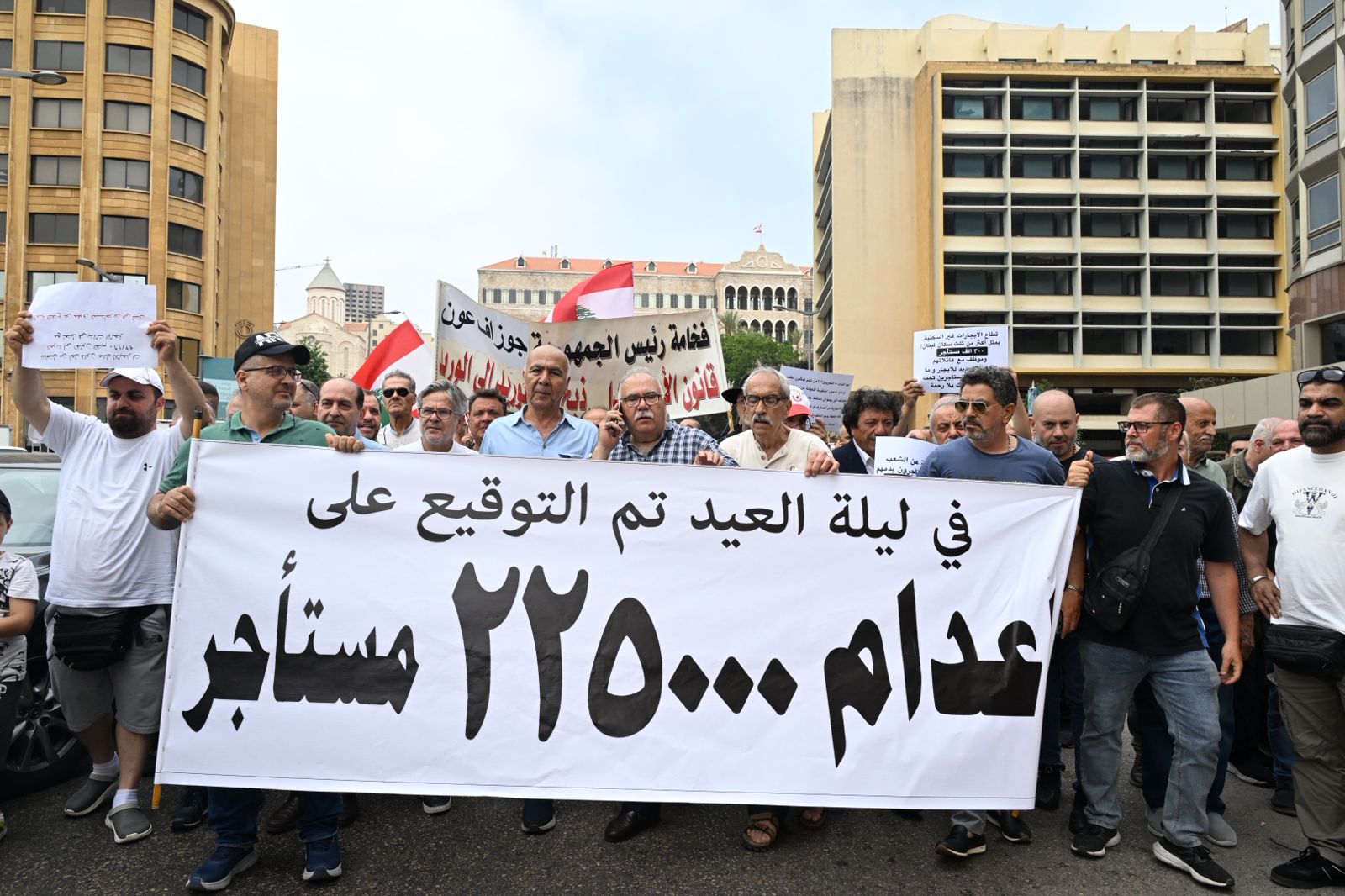 اعتصام في ساحة رياض الصلح رفضاً لإعادة إصدار قانون الإيجارات للأماكن غير السكنية (حسام شبارو)