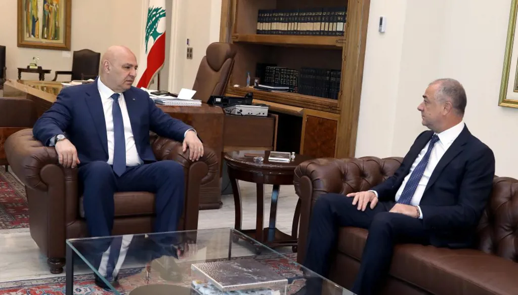 بارّاك إلى بيروت في مهمة متعددة الأبعاد... لجنة الدفاع تتهم أجهزة بالتمرد على الحكومة!