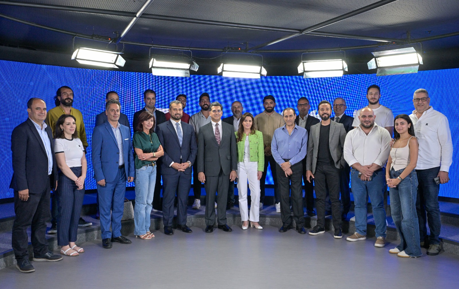  وزير الإعلام اللبناني بول مرقص وأسرة النهار (تصوير نبيل اسماعيل)