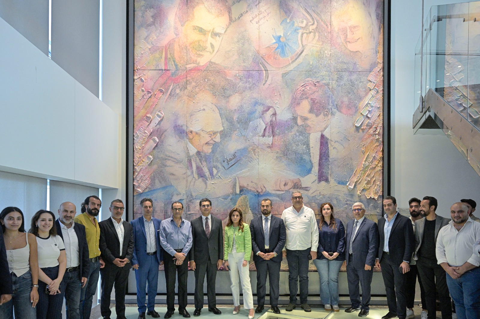  وزير الإعلام اللبناني بول مرقص وأسرة النهار (تصوير نبيل اسماعيل)