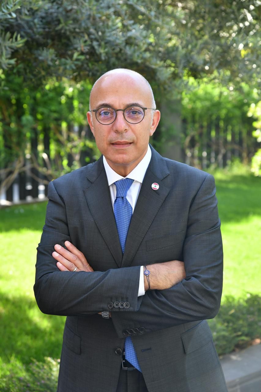 السفير فؤاد دندن (انترنت).