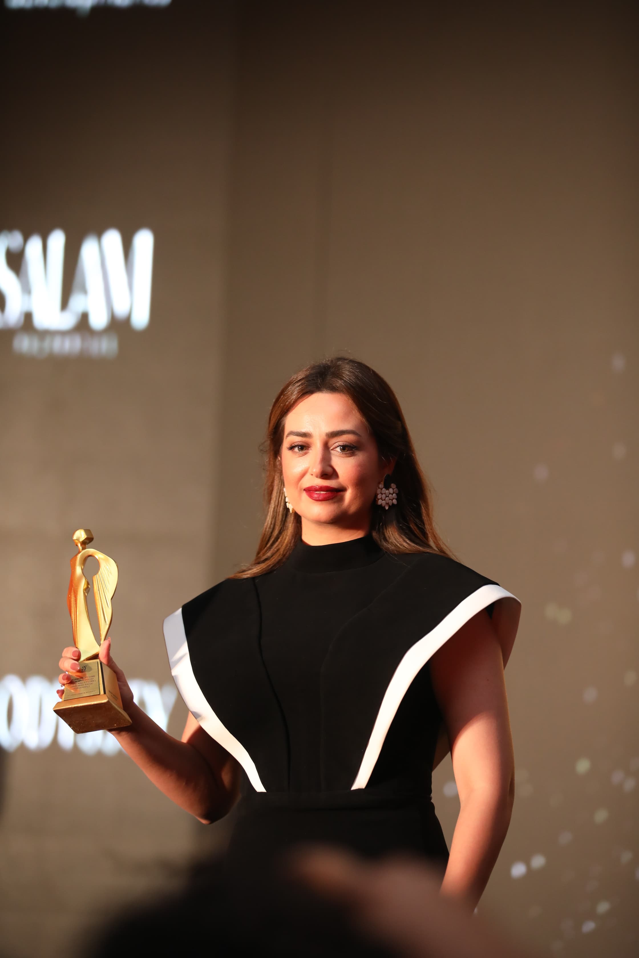 الممثلة هبة مجدي (الصباح إخوان).