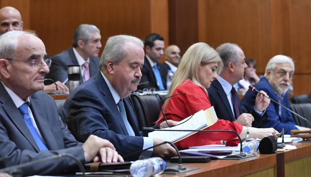 اللجان النيابية المشتركة تقرّ اتفاقية قرض مع البنك الدولي ومنحاً مالية للعسكريين