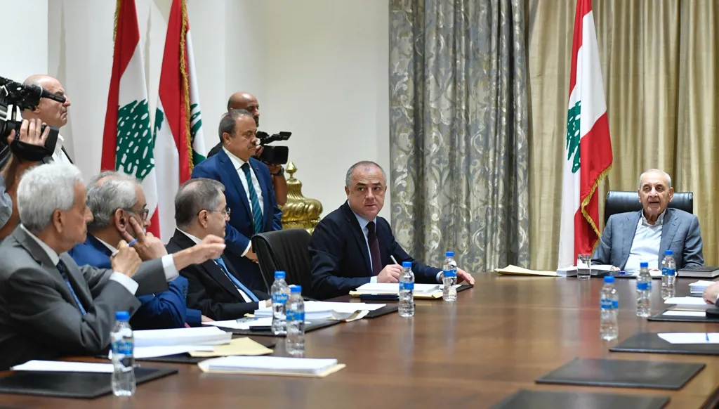 5 عند الخامسة: لبنان يريد الحياد... وإسرائيل تكثّف ضرباتها على طهران!
