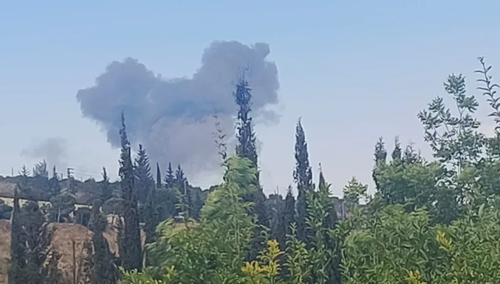 غارات إسرائيلية تستهدف مناطق متفرقة جنوبي لبنان  (فيديو)