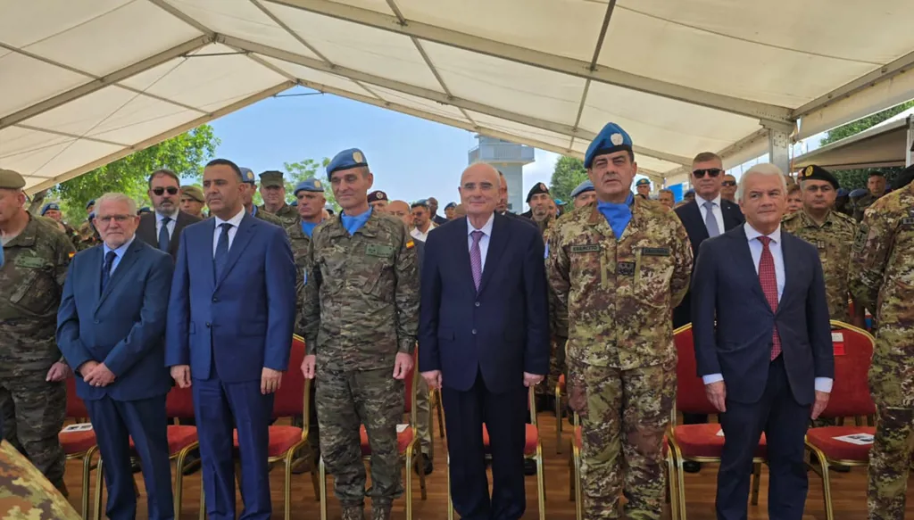 تسلّم وتسليم في قيادة "اليونيفيل" في الناقورة... أبانيارا: لحلّ سياسي دائم على طول الخط الأزرق (صور)