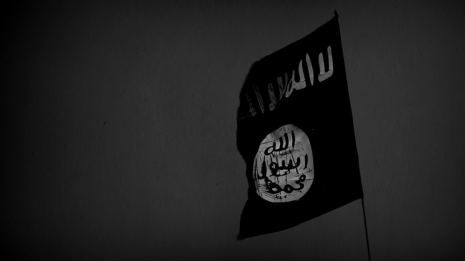 علم داعش. (وكالات)