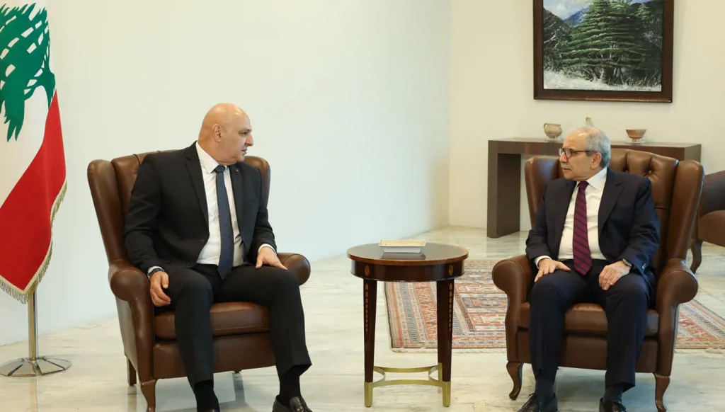 عون التقى سلام والعماد هيكل في قصر بعبدا