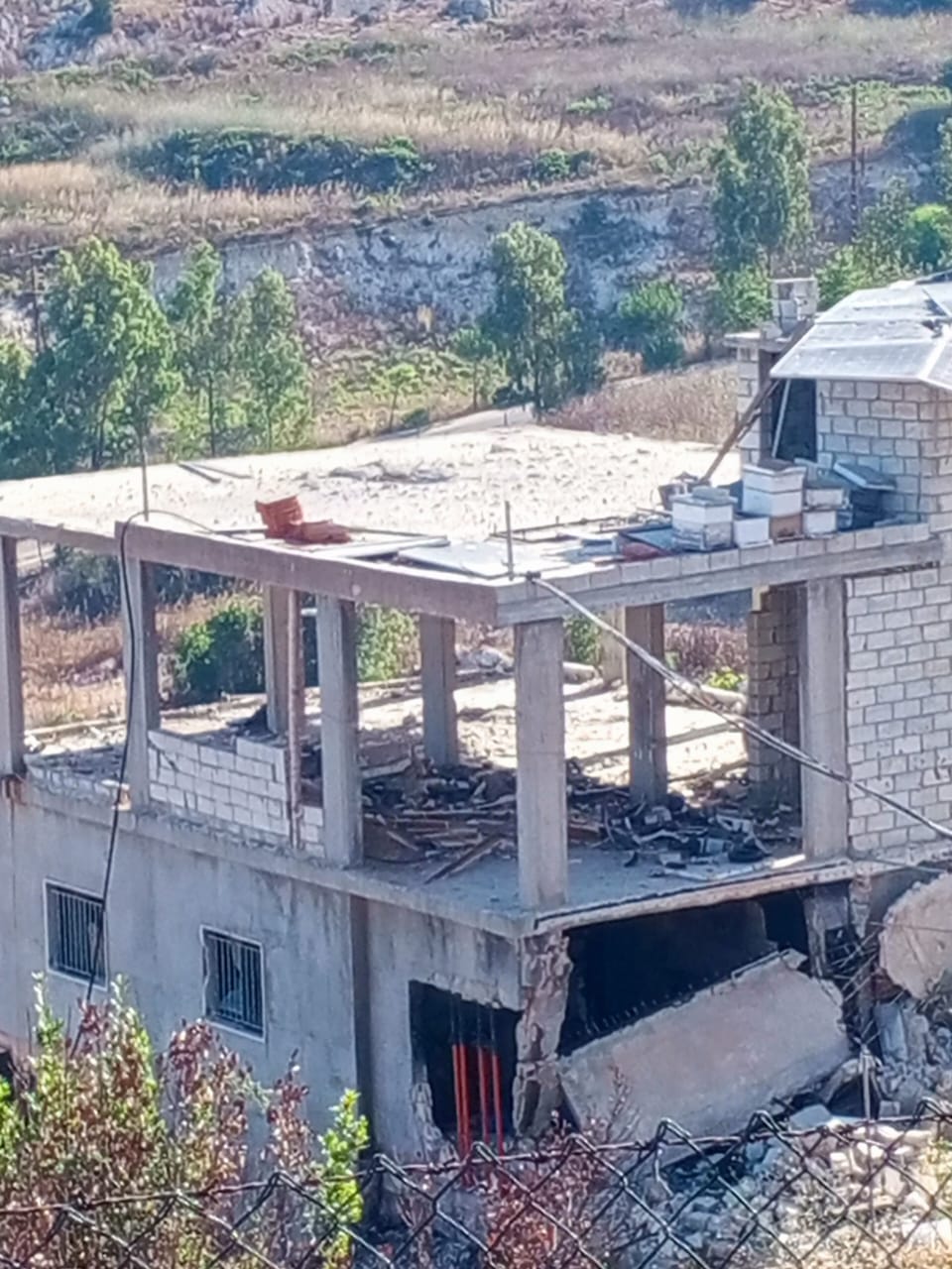 المنزل المستهدف. (وكالات)