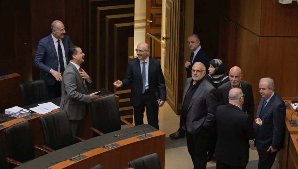 اقتراح قانون لتعديل قواعد اقتراع غير المقيمين: إلغاء المقاعد الستة وتوسيع مشاركة الاغتراب