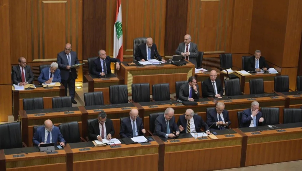 الاشتباك الاغترابي يخترق "الأولويات السيادية"... مواجهة نيابية على وقع اجتماع اللجنة الرئاسية