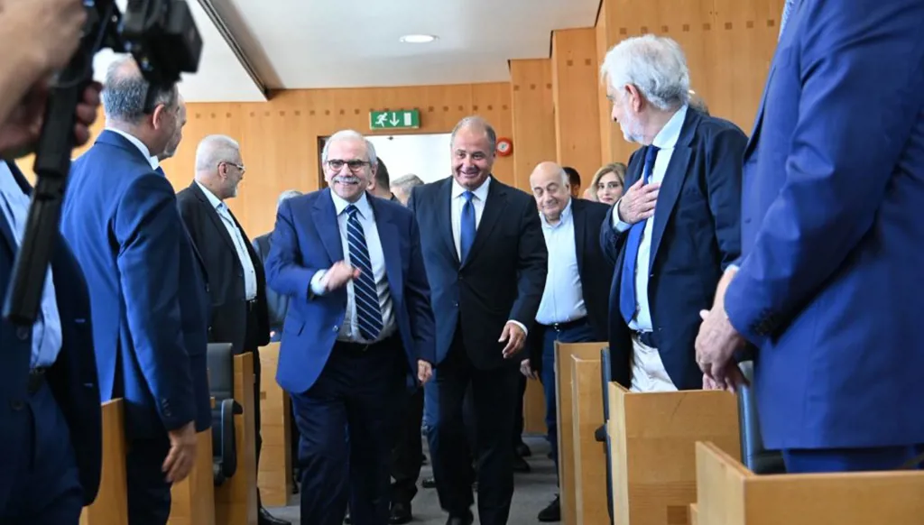 تسريع اجتماعات اللجنة الثلاثية لإنجاز الردّ  مؤشرات إلى تصلّب "حزب الله" حيال السلاح