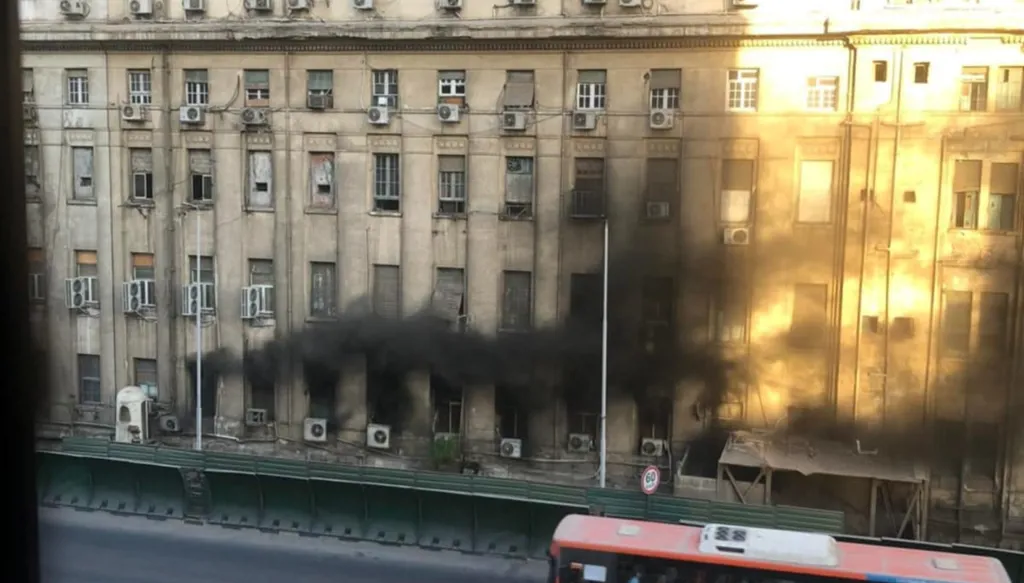إخماد حريق محدود بعد تجدّده في سنترال رمسيس بالقاهرة