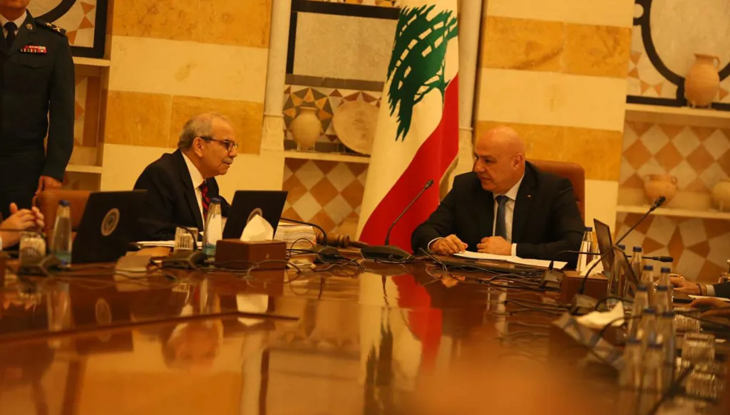مجلس الوزراء اللبناني يقر عدداً من التعيينات... عون: ترسيم الحدود مع قبرص قطع شوطاً كبيراً