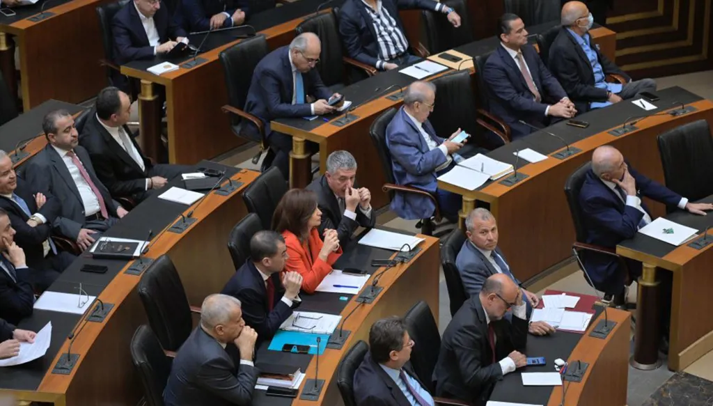 المعارضة تعود من بوابة المجلس... ضدّ من؟