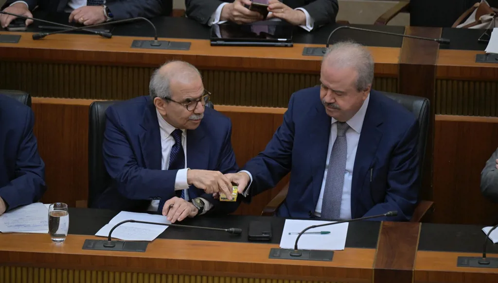 بالصور- ياسين جابر يُقدّم "البون بون" إلى الرئيس نواف سلام