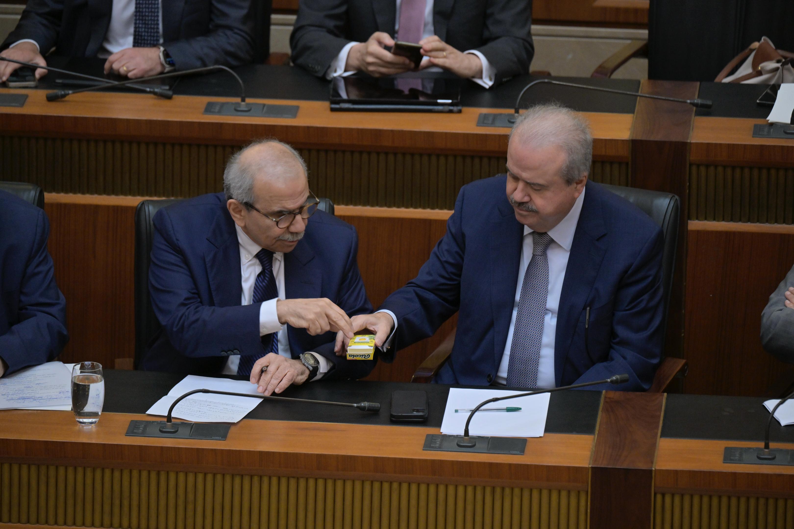 الرئيس نواف سلام والوزير ياسين جابر (نبيل اسماعيل).