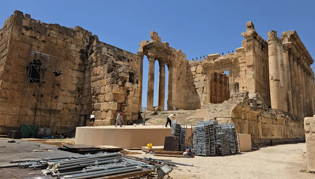 بعلبك مدينة الشمس تنتفض في مواجهة التحديات (صور وفيديو)