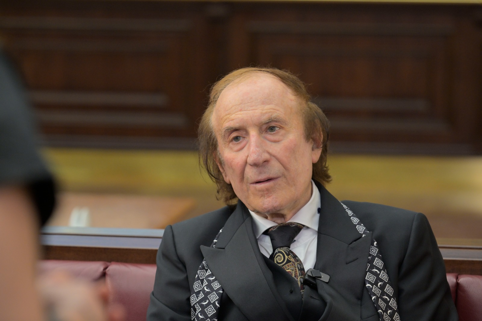 من أمام البولشوي في موسكو عبدالحليم كركلا (الصورة: نبيل اسماعيل)