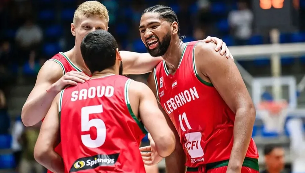 منتخب لبنان يعلن قائمته الرسمية لكأس آسيا 2025 بقيادة عرقجي