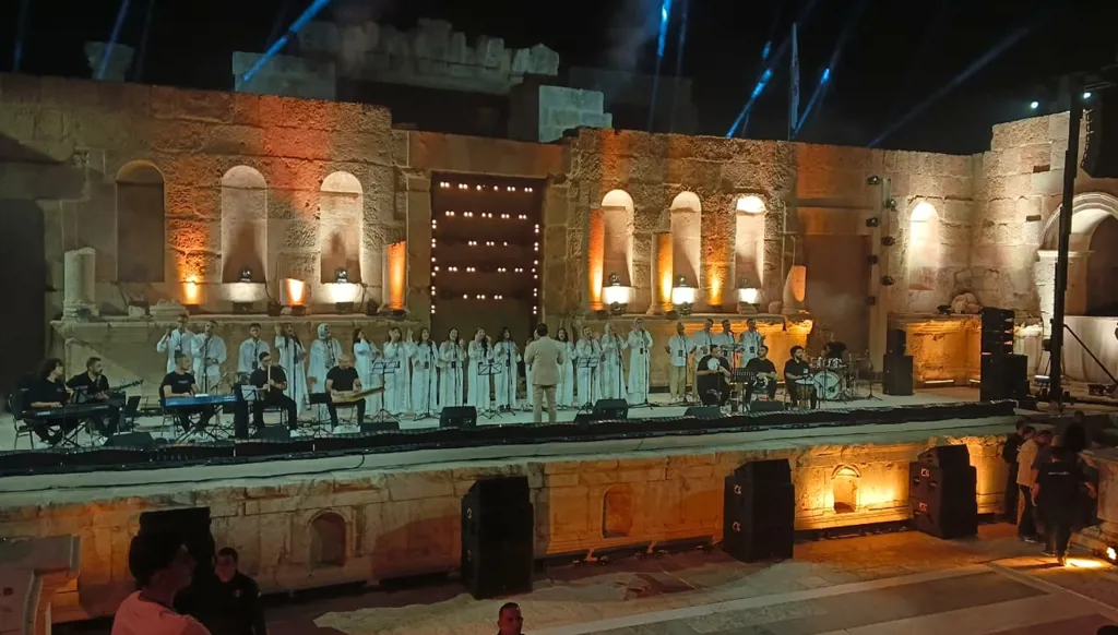 "هارموني بالعربي"... أنغام النيل تتألق على خشبة المدرج الشمالي في جرش