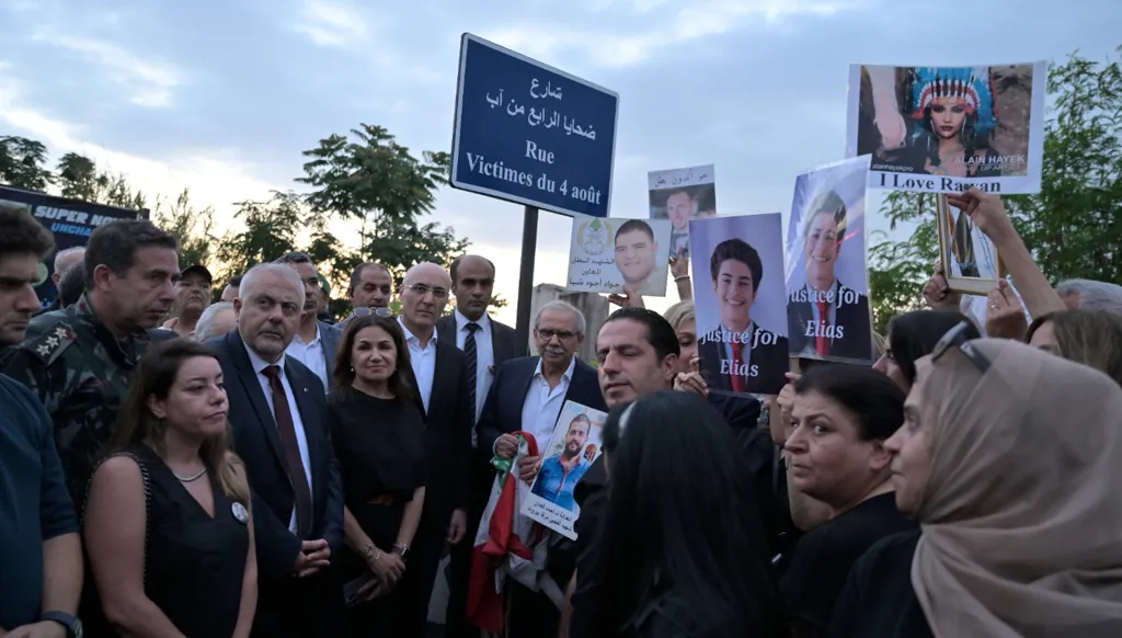 سلام يفتتح "شارع ضحايا 4 آب": ما زال الجرح مفتوحاً لأن العدالة لم تتحقق بعد