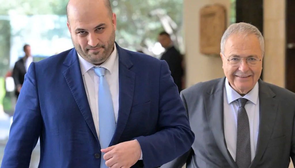 لحظة وصول وزير الصحة ركان ناصر الدين الى بعبدا