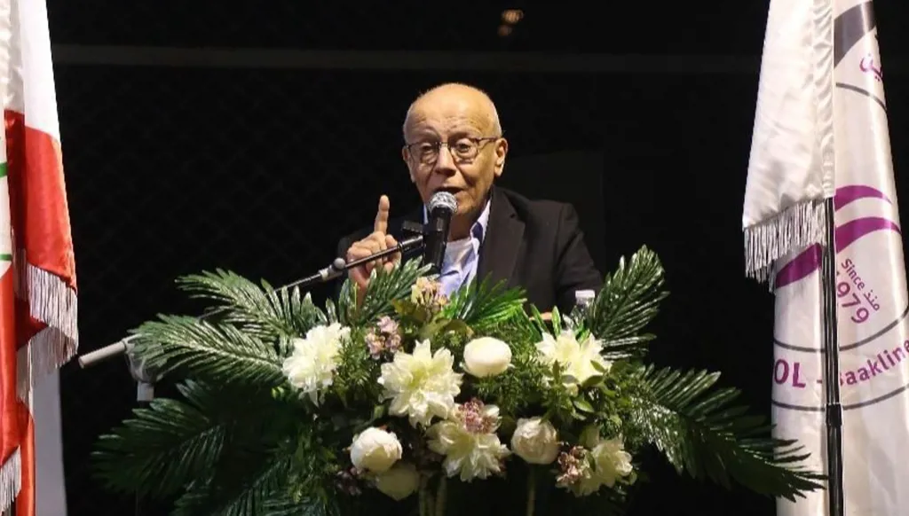 أحمد قعبور مكرماً... للتمسك بقيم الخير والوحدة الوطنية