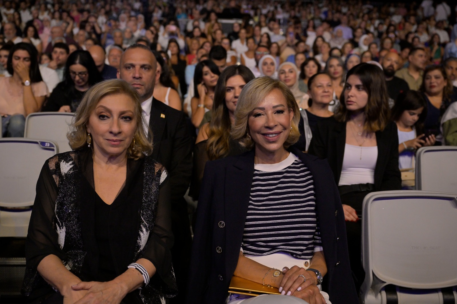 السيدة الأولى نعمت عون والسيدة الثالثة سحر سلام في مهرجانات صيدا الدولية 2025 (نبيل إسماعيل).