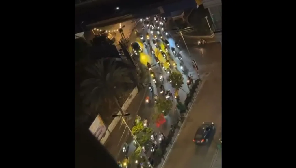 لليوم الرابع على التوالي... مسيرات لمناصري "حزب الله" في الضاحية رفضاً لحصر السلاح بيد الدولة (فيديو)