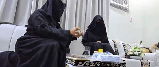 الزوجتان. (فيديو)