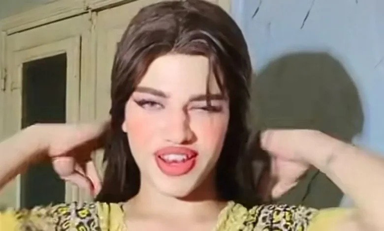 البلوغر ياسمين. (مواقع)