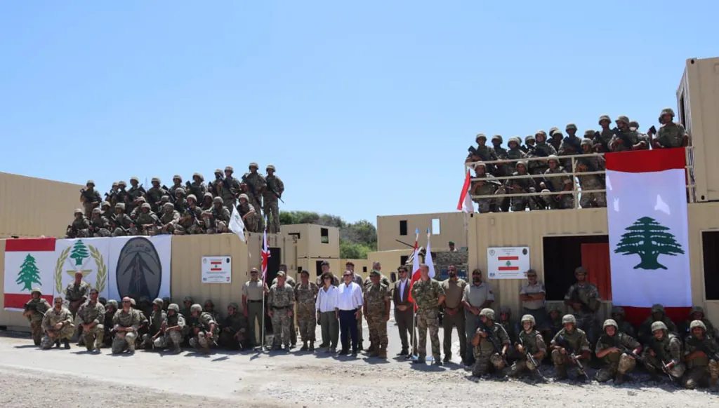 بالصور - السفير البريطاني افتتح منشأة تدريب للجيش اللبناني في جنوب لبنان