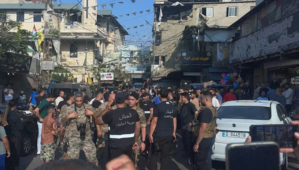 الفلسطينيون في لبنان: أين هم من التطورات الحالية ومن الجهة التي تضبط حركتهم وتشكل مرجعيتهم؟