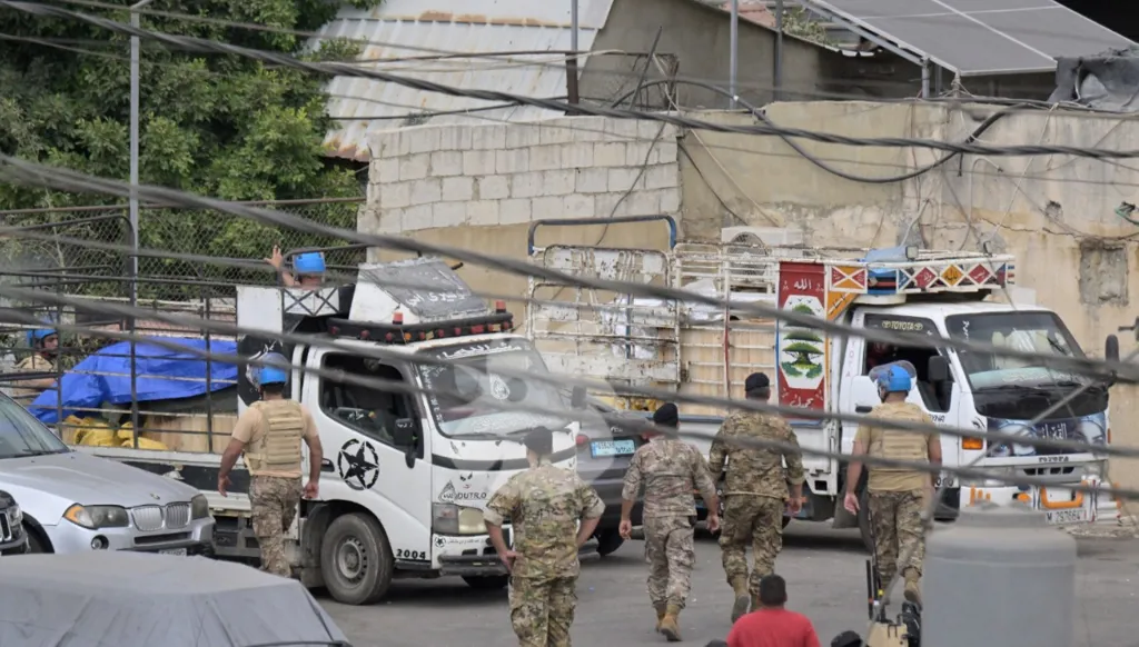 سلام اتّصل بعباس: دفعات جديدة من السلاح الفلسطيني للجيش اللبناني قريباً