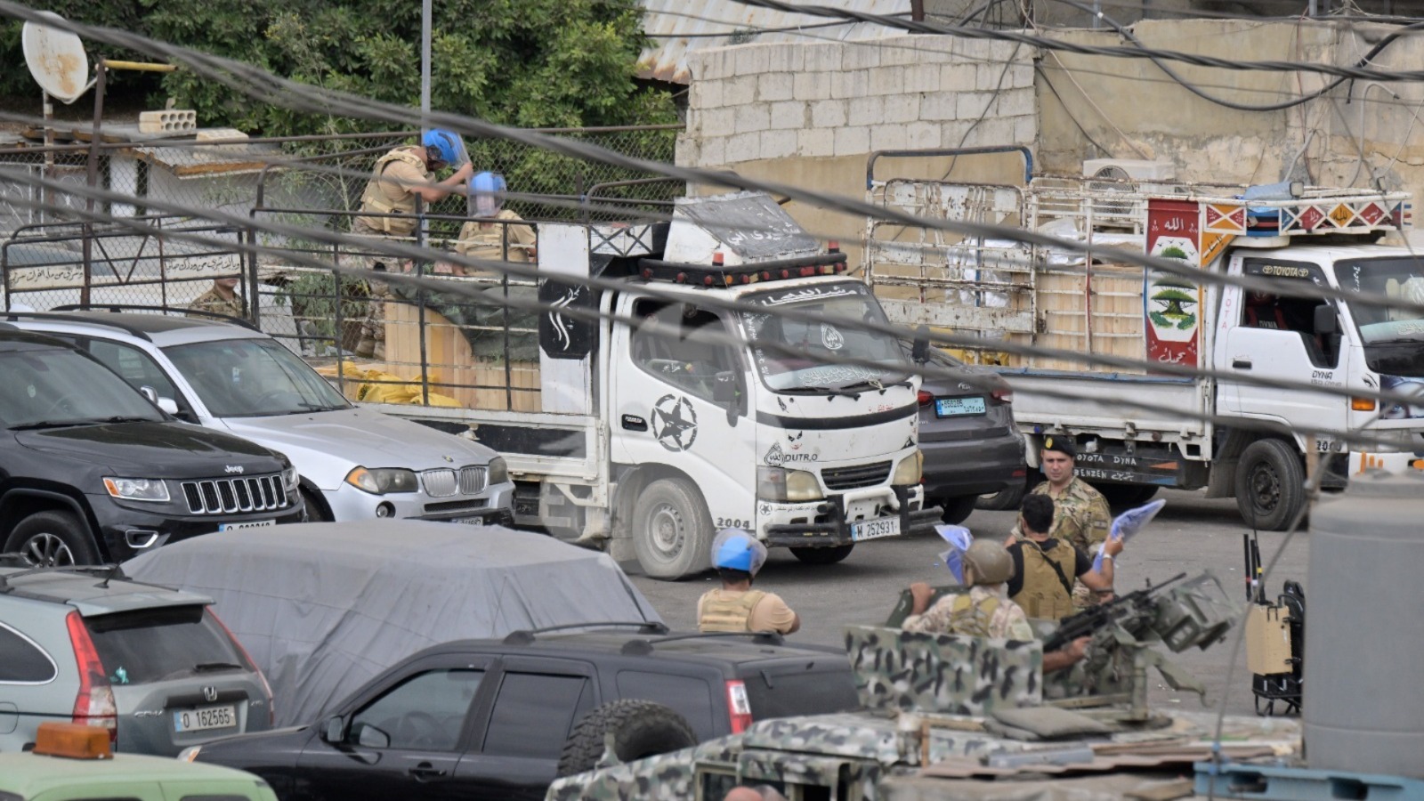 الجيش اللبناني يتسلّم دفعة جديدة من السلاح داخل المخيمات الفلسطينية. (نبيل إسماعيل)