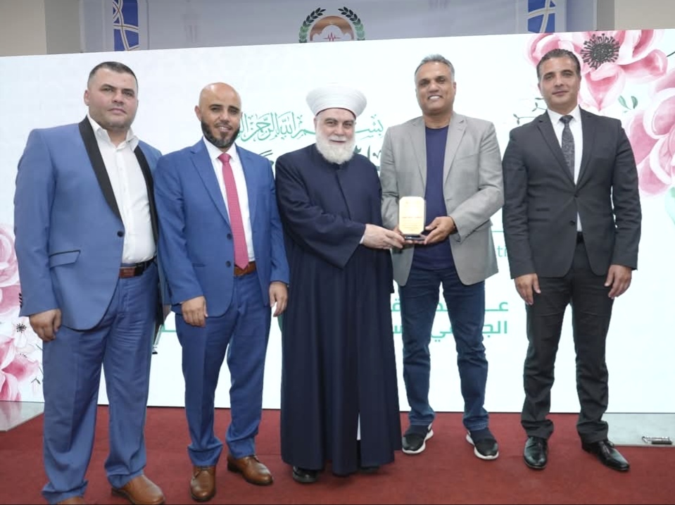 المفتي إمام مكرّماً خلال الحفل (النهار).