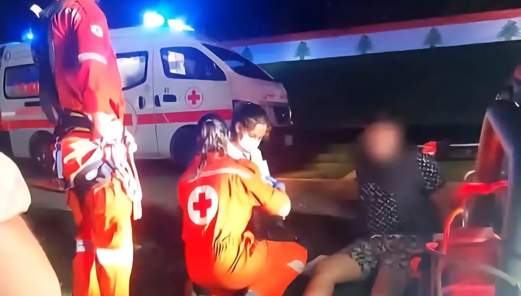بالصور- إنقاذ شخصين سقطا من طائرة شراعية في حريصا