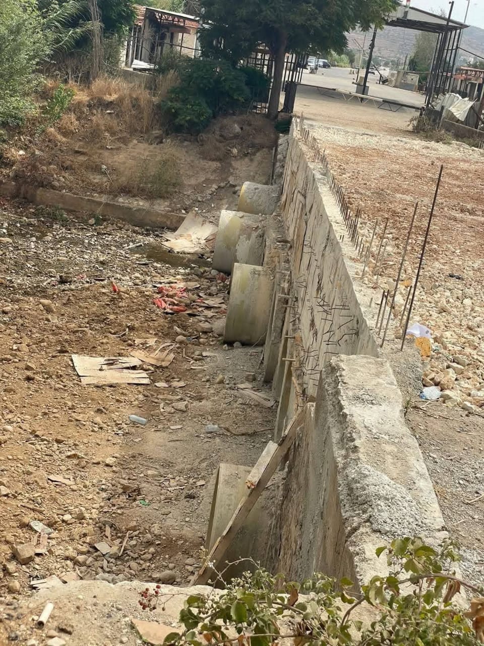 المعبر خلال ترميمه (النهار).