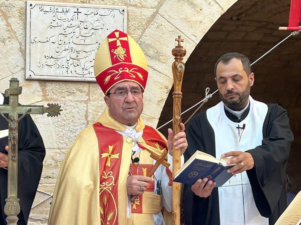راعي الأبرشية المطران منير خيرالله في الكرسي الأسقفي – كفرحي