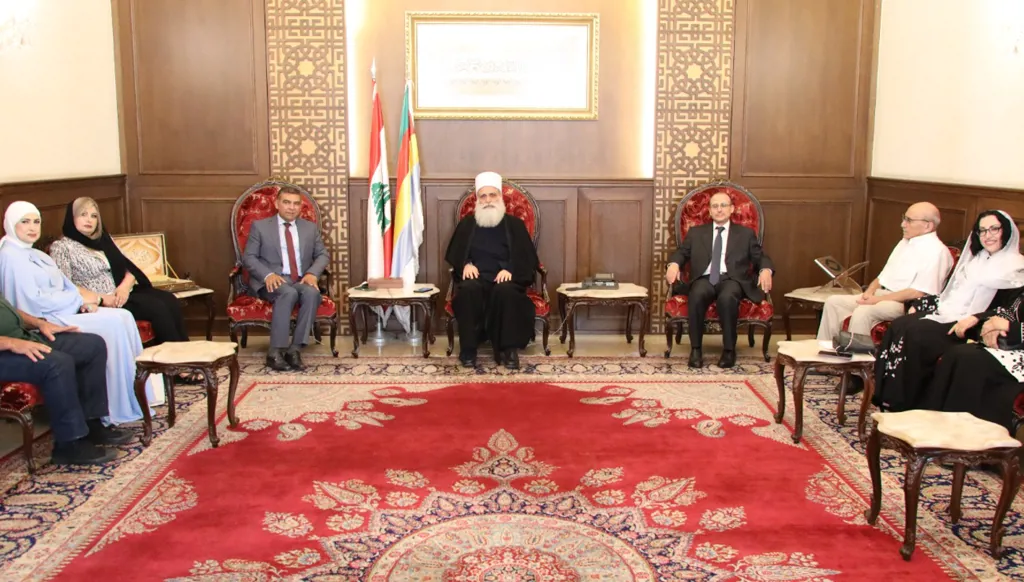لبنان... شيخ العقل التقى وفوداً منوّهة بمواقفه ومشايخ وفاعليات