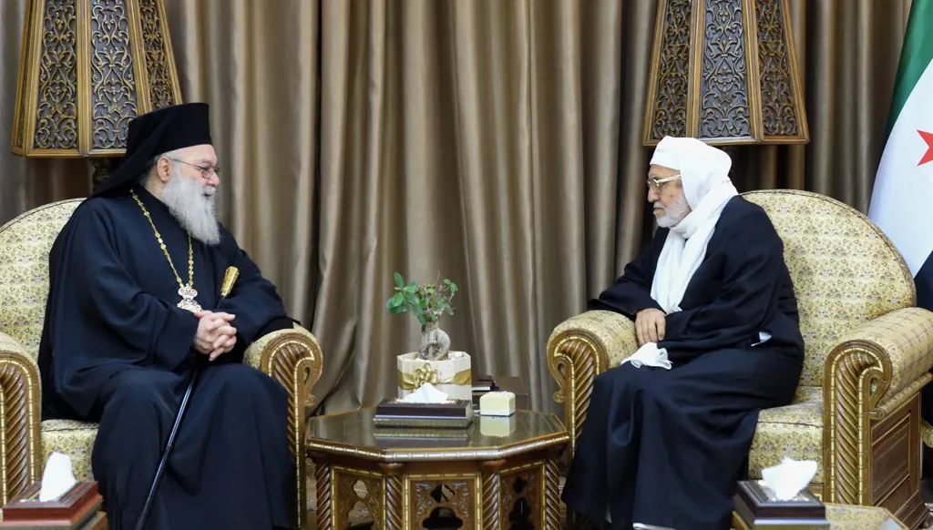 بالصور... لقاء بين البطريرك يوحنا العاشر ومفتي سوريا