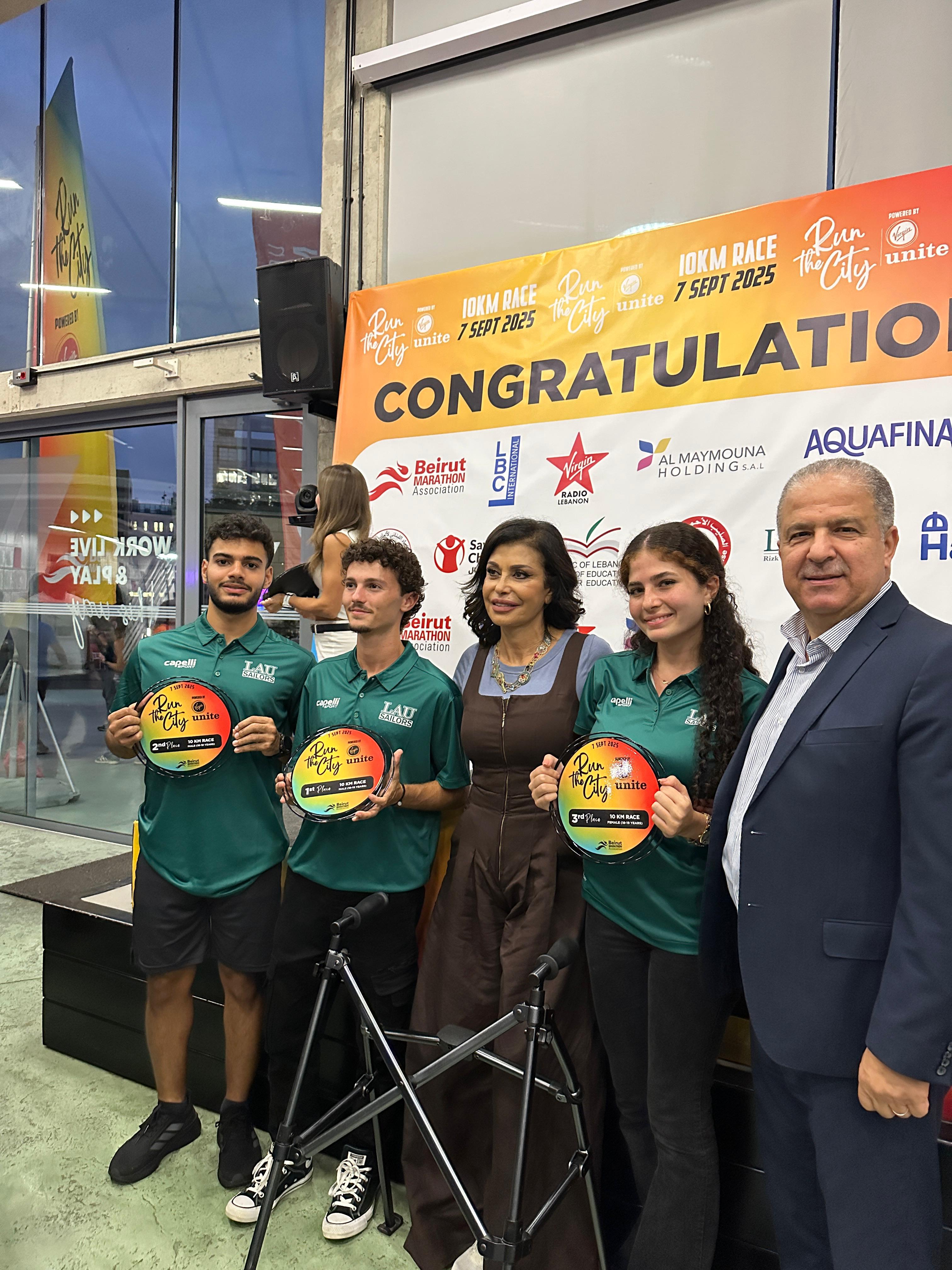 خلال تتويج الفائزين. (وكالات)