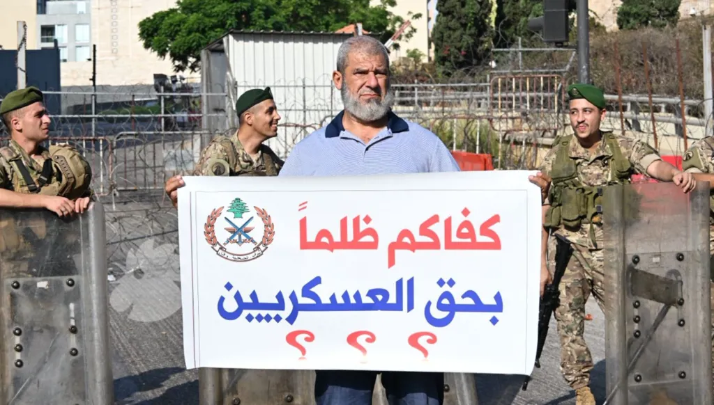 تحرّك للمحاربين القدامى... قطع طرق وتأجيل جلستي لجنتي المال  والإعلام  (فيديو وصور)