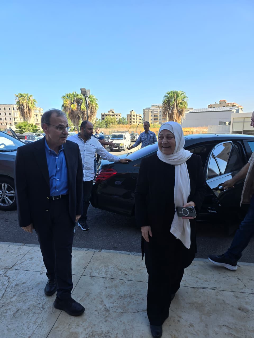 عبد الرحمن البزري وبهية الحريري (أحمد منتش). 