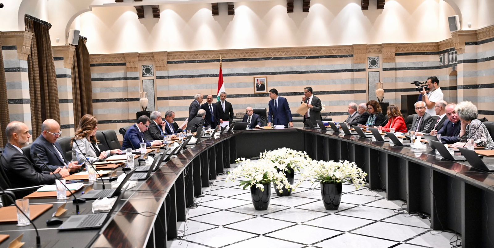جلسة لمجلس الوزراء في السرايا (حسام شبارو). 