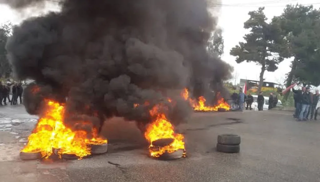 تحرّكات احتجاجية للعسكريين المتقاعدين... واتفاق يفضي إلى فتح الطرق (صور - فيديو)